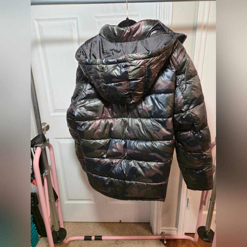 Guess Men's Puffer Jacket - Black and Green - Picture 10 of 14